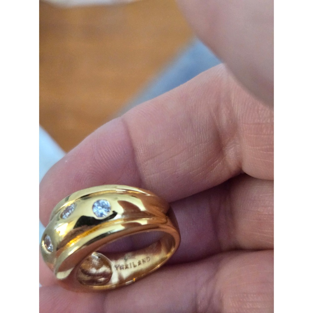 Goldtone Dome Band w/ Flush Ser CZs NWOT - Picture 4 of 4